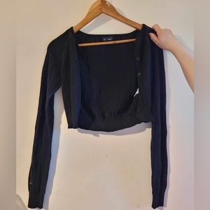 Le chateau black knit cropped shrug cardigan